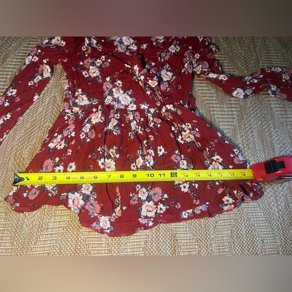 American Eagle Women's Red Floral Long Sleeve Front Tie & Cut Out Blouse,Size S - Picture 6 of 11